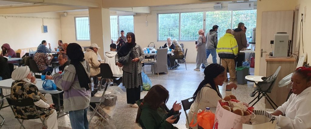 «Κέντρο Φροντίδας Προσφύγων – εκεί όπου η αλληλεγγύη χαρίζεται απλόχερα»: Ένα αφιέρωμα από το parallaximag.gr (Απρίλιος, 2025)